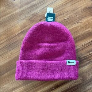 Roots - Cozy Knit Beanie/ Toque in Dragonfruit Pink NWT